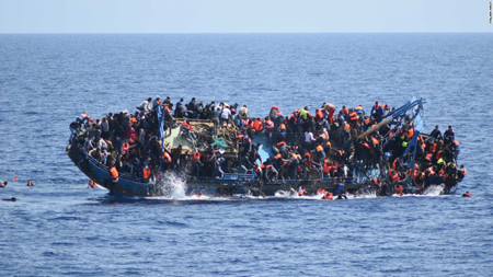 Những con tàu chở người di cư thường quá tải (ảnh minh họa).